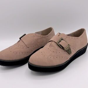 New Women’s Size 5.5 light pink neutral platform loafers